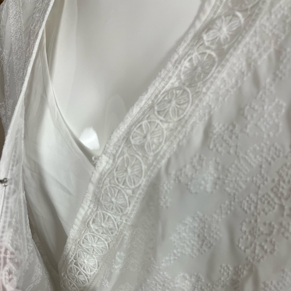 WHBM White Embroidered Kimono Sleeve Smocked Waist Surplice Blouse Size Large - Picture 14 of 15